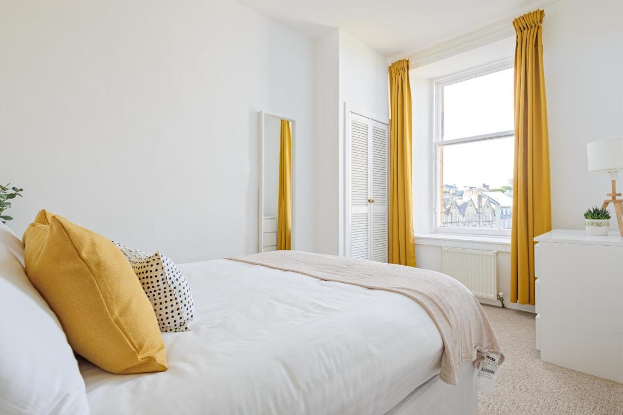 The West Bow View Apartment Единбург Екстериор снимка